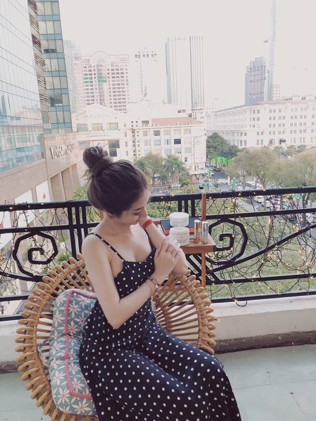 Khổng Tú Quỳnh ngày càng mặc gợi cảm sau chia tay Ngô Kiến Huy - Hình 4 Khong Tu Quynh ngay cang mac goi cam sau chia tay Ngo Kien Huy-Hinh-4