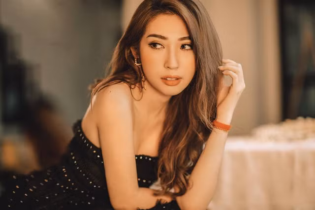 Khổng Tú Quỳnh ngày càng mặc gợi cảm sau chia tay Ngô Kiến Huy Khong Tu Quynh ngay cang mac goi cam sau chia tay Ngo Kien Huy