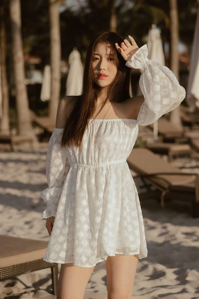 “Nóng mắt” với cách ăn mặc sexy của Han Sara, nữ ca sĩ có vòng eo 53 - Hình 10 “Nong mat” voi cach an mac sexy cua Han Sara, nu ca si co vong eo 53-Hinh-10
