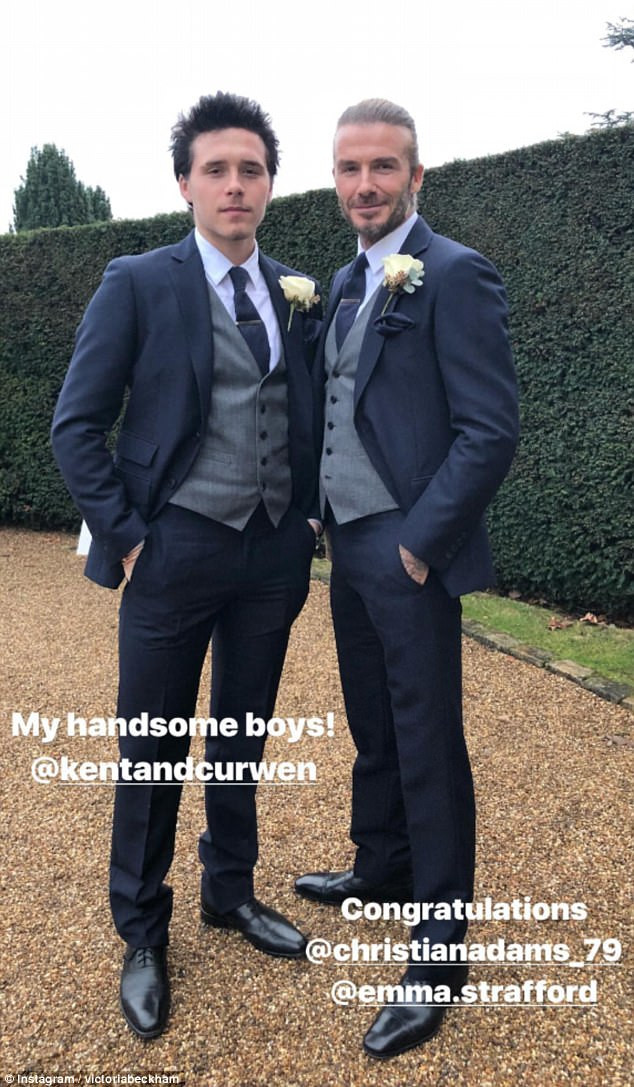 Cha con danh thủ David Beckham diện trang phục ton sur ton chất lừ - Hình 2 Cha con danh thu David Beckham dien trang phuc ton sur ton chat lu-Hinh-2