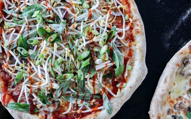 Những loại bánh pizza kinh dị 'nghe tên đã choáng' mới xuất hiện tại Việt Nam - Hình 8 Nhung loai banh pizza kinh di 'nghe ten da choang' moi xuat hien tai Viet Nam-Hinh-8