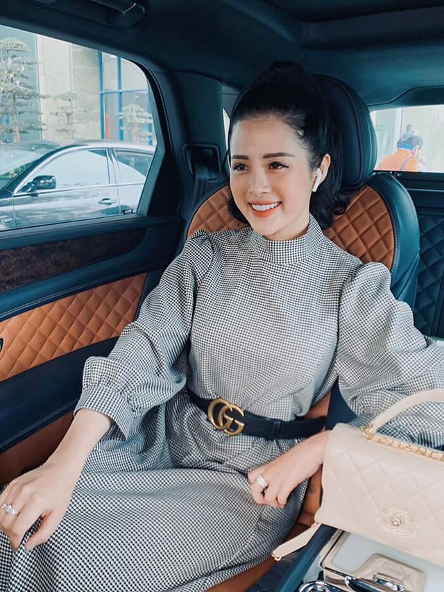 Nữ MC có gu thời trang cực sang chảnh - Hình 7 Nu MC co gu thoi trang cuc sang chanh-Hinh-7
