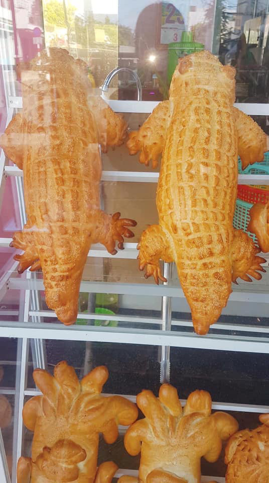 Bánh mì cá sấu khổng lồ có gì đặc biệt mà gây sốt mạng xã hội? - Hình 2 Banh mi ca sau khong lo co gi dac biet ma gay sot mang xa hoi?-Hinh-2