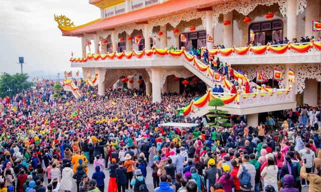 Yêu cầu chùa Ba Vàng không tiếp nhận linh vật ngoại lai không phù hợp Yeu cau chua Ba Vang khong tiep nhan linh vat ngoai lai khong phu hop