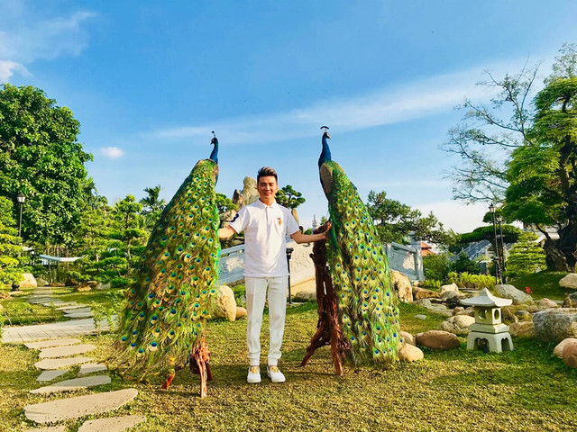 Chiêm ngưỡng lễ vật độc lạ do Đàm Vĩnh Hưng cúng Tổ nghiệp Chiem nguong le vat doc la do Dam Vinh Hung cung To nghiep