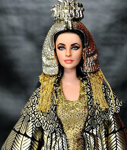 Nữ hoàng Ai Cập Cleopatra sụp đổ như nào khi người tình Julius Caesar chết? - Hình 3 Nu hoang Ai Cap Cleopatra sup do nhu nao khi nguoi tinh Julius Caesar chet?-Hinh-3