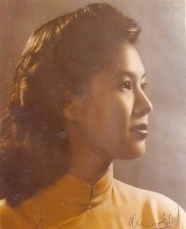 Cuoi doi co quanh cua hoang hau Nam Phuong tung khien vua Bao Dai me met-Hinh-3