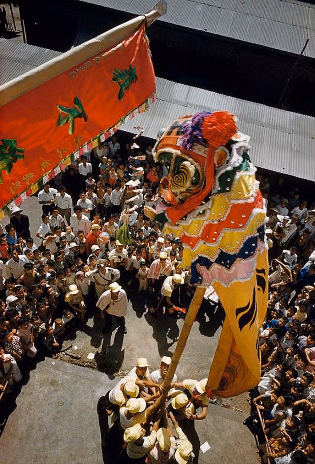 Bo anh hiem Sai Gon nhung nam 1960: Binh di, moc mac-Hinh-6