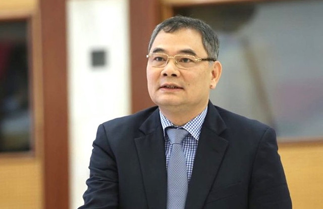 Vu cac trung tam dang kiem bi khoi to: Co Giam doc khong biet chu