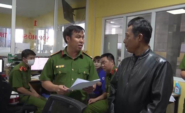 Vụ giám đốc trung tâm đăng kiểm mù chữ: Giám đốc Trung tâm đăng kiểm có cần chuyên môn, nghiệp vụ? Vu giam doc trung tam dang kiem mu chu: Giam doc Trung tam dang kiem co can chuyen mon, nghiep vu?
