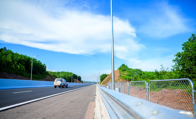 Địa phương nào sở hữu tuyến cao tốc dài gần 180km? - Hình 5 Dia phuong nao so huu tuyen cao toc dai gan 180km?-Hinh-5