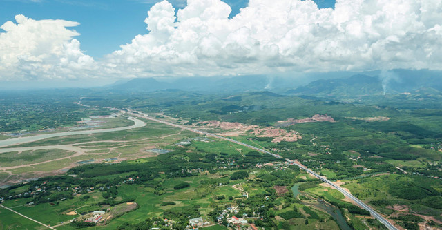 Địa phương nào sở hữu tuyến cao tốc dài gần 180km? - Hình 8 Dia phuong nao so huu tuyen cao toc dai gan 180km?-Hinh-8