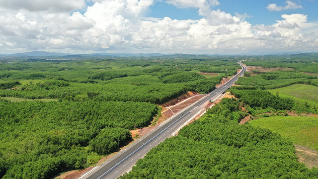 Địa phương nào sở hữu tuyến cao tốc dài gần 180km? - Hình 2 Dia phuong nao so huu tuyen cao toc dai gan 180km?-Hinh-2