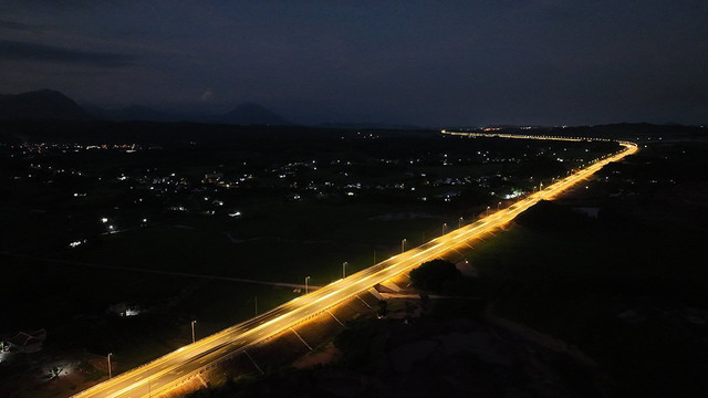 Địa phương nào sở hữu tuyến cao tốc dài gần 180km? - Hình 9 Dia phuong nao so huu tuyen cao toc dai gan 180km?-Hinh-9