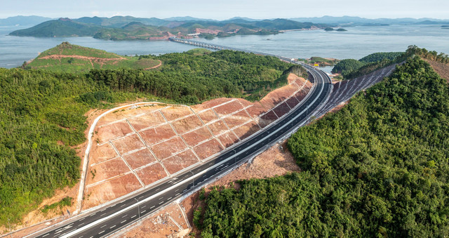 Địa phương nào sở hữu tuyến cao tốc dài gần 180km? - Hình 6 Dia phuong nao so huu tuyen cao toc dai gan 180km?-Hinh-6