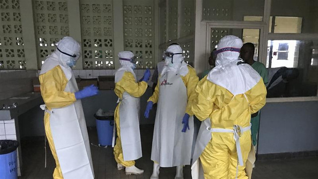 Đại dịch Ebola từng khiến thế giới khiếp sợ ra sao? - Hình 8 Dai dich Ebola tung khien the gioi khiep so ra sao?-Hinh-8