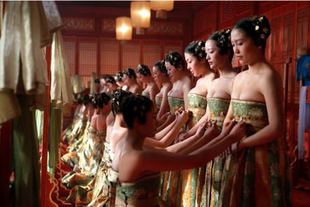 Hàng vạn mỹ nữ phục vụ bạo chúa Tần Thủy Hoàng ra sao? - Hình 2 Hang van my nu phuc vu bao chua Tan Thuy Hoang ra sao?-Hinh-2