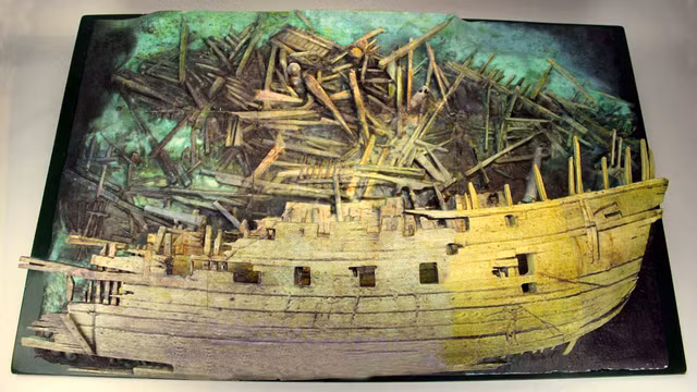 Anh chan dong con tau mang loi nguyen rung ron duoi bien 500 nam-Hinh-5