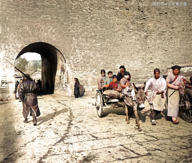 Lộ mỹ nhân tuyệt sắc thời nhà Thanh khi dùng AI phục chế - Hình 10 Lo my nhan tuyet sac thoi nha Thanh khi dung AI phuc che-Hinh-10