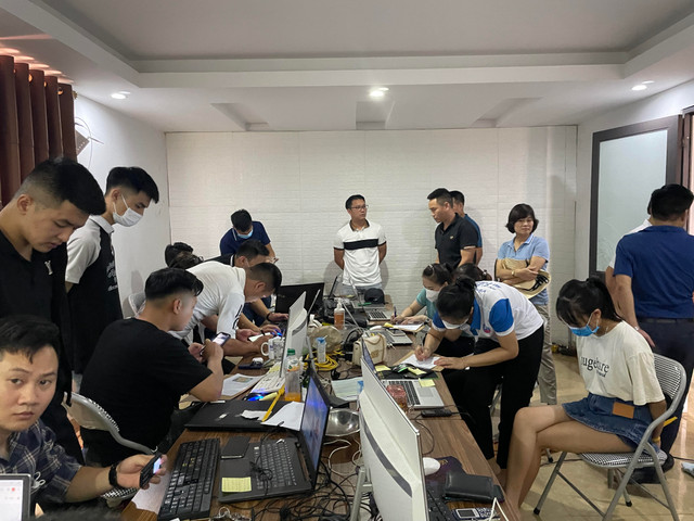 Lào Cai: 120 cán bộ công an triệt phá nhóm vay lãi nặng hơn 1.800 tỷ đồng - Hình 2 Lao Cai: 120 can bo cong an triet pha nhom vay lai nang hon 1.800 ty dong-Hinh-2