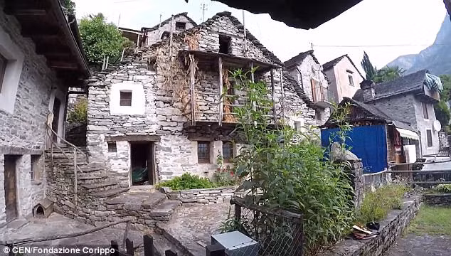 Kham pha ngoi lang nho nhat Thuy Si chi co 9 nguoi o-Hinh-2