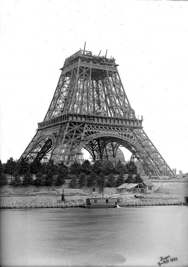 Ảnh độc quá trình thi công tháp Eiffel nổi tiếng nước Pháp - Hình 8 Anh doc qua trinh thi cong thap Eiffel noi tieng nuoc Phap-Hinh-8