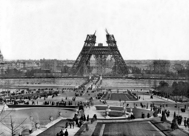 Ảnh độc quá trình thi công tháp Eiffel nổi tiếng nước Pháp - Hình 7 Anh doc qua trinh thi cong thap Eiffel noi tieng nuoc Phap-Hinh-7