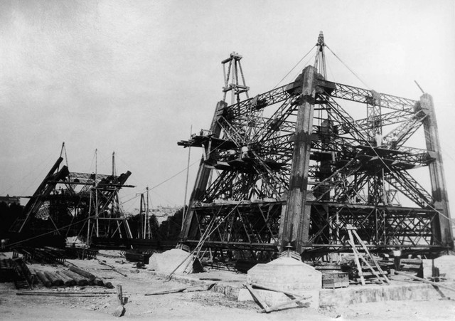 Ảnh độc quá trình thi công tháp Eiffel nổi tiếng nước Pháp - Hình 4 Anh doc qua trinh thi cong thap Eiffel noi tieng nuoc Phap-Hinh-4