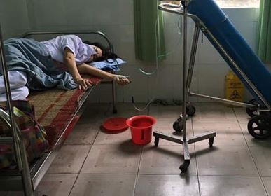 Cận cảnh hình ảnh y bác sĩ kiệt sức giữa tâm dịch COVID-19 Đà Nẵng - Hình 6 Can canh hinh anh y bac si kiet suc giua tam dich COVID-19 Da Nang-Hinh-6