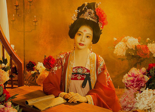 2 cham do tren khoe mieng phi tan Trung Quoc la bi mat phong the