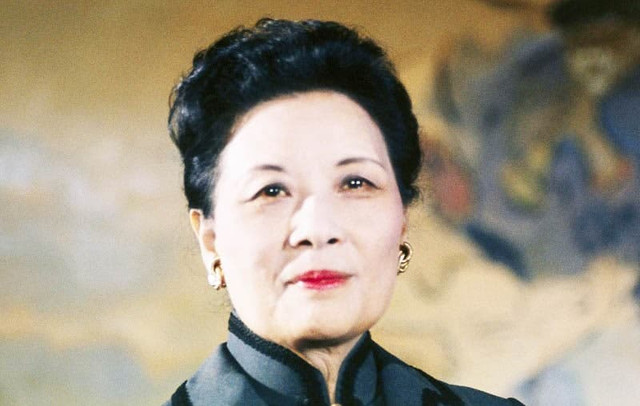 Tống Mỹ Linh làm điều lạ khi ngủ khiến nhân viên ngại ngùng - Hình 4 Tong My Linh lam dieu la khi ngu khien nhan vien ngai ngung-Hinh-4