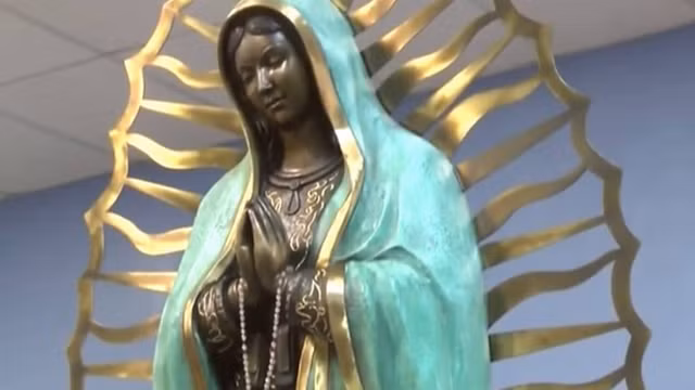 Chuyen gia ly giai nhung buc tuong biet 'khoc'