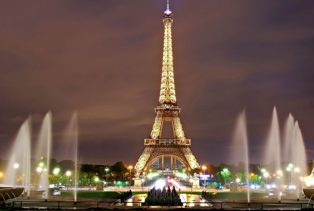 Hé lộ bí mật về tháp Eiffel nổi tiếng thế giới - Hình 10 He lo bi mat ve thap Eiffel noi tieng the gioi-Hinh-10
