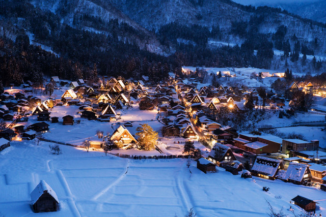 An tuong ngoi lang co co mai nha nhu chap tay cau nguyen o Nhat-Hinh-10