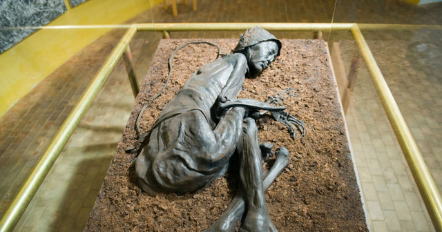 Bi an xac uop 2.400 tuoi co day thung trong quanh co-Hinh-4