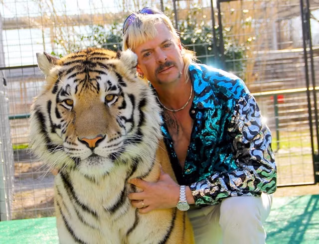 He lo chi tiet bat ngo trong vu an “Vua ho” chan dong nuoc My