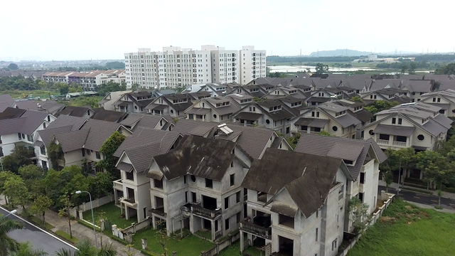 Những căn biệt thự vắng bóng người ở khu đô thị Sunny Garden City - Hình 8 Nhung can biet thu vang bong nguoi o khu do thi Sunny Garden City-Hinh-8