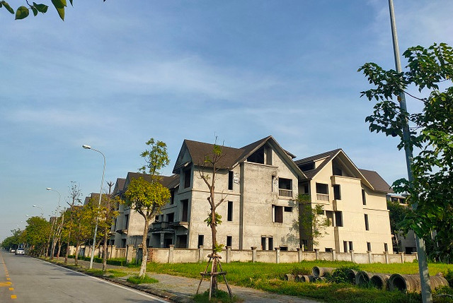 Những căn biệt thự vắng bóng người ở khu đô thị Sunny Garden City - Hình 13 Nhung can biet thu vang bong nguoi o khu do thi Sunny Garden City-Hinh-13