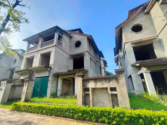 Những căn biệt thự vắng bóng người ở khu đô thị Sunny Garden City - Hình 14 Nhung can biet thu vang bong nguoi o khu do thi Sunny Garden City-Hinh-14