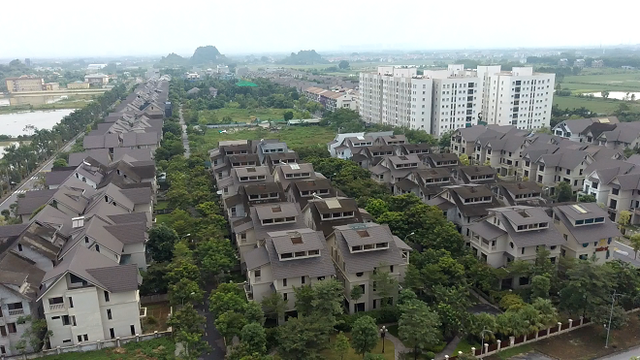 Những căn biệt thự vắng bóng người ở khu đô thị Sunny Garden City - Hình 6 Nhung can biet thu vang bong nguoi o khu do thi Sunny Garden City-Hinh-6