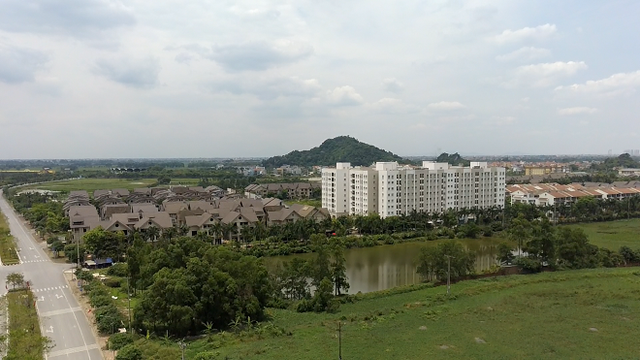 Những căn biệt thự vắng bóng người ở khu đô thị Sunny Garden City - Hình 18 Nhung can biet thu vang bong nguoi o khu do thi Sunny Garden City-Hinh-18