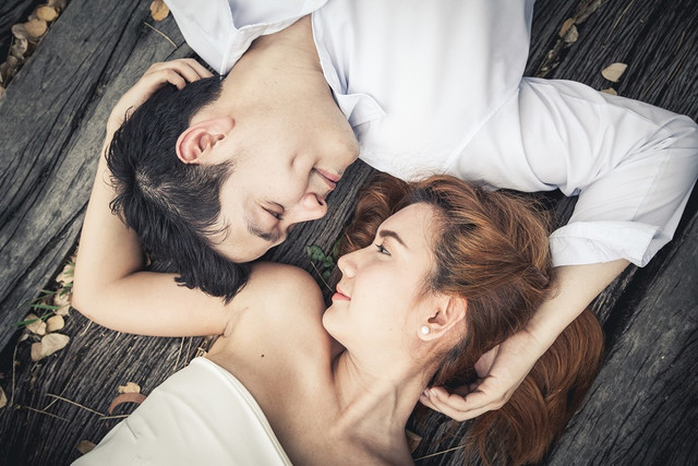 Ngượng chín người khi gặp phải những tình huống éo le trong 'chuyện ấy' - Hình 2 Nguong chin nguoi khi gap phai nhung tinh huong eo le trong 'chuyen ay'-Hinh-2