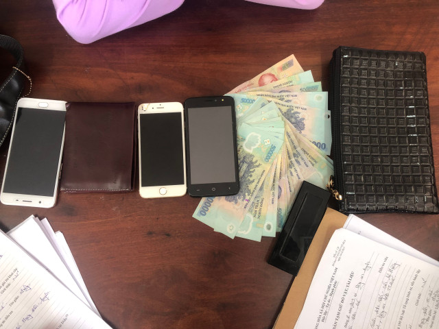 Me dua con di kham roi xui con trom tien, tui xach va dien thoai cua benh nhan-Hinh-2