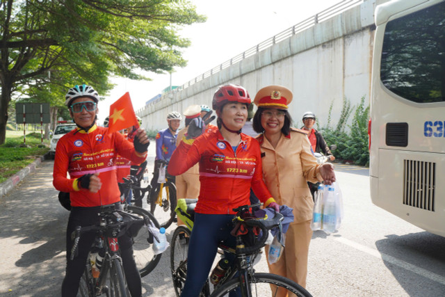 Dong Nai: Tang cuong tuan tra, kiem soat dam bao ATGT dip Le-Hinh-14