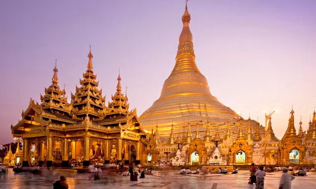 Ngoi chua co bao thap dat vang, kim cuong tuyet dep o Myanmar