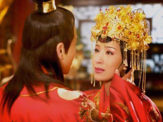 Biet gi ve hoang de nha Thanh doan menh nhat lich su?-Hinh-8