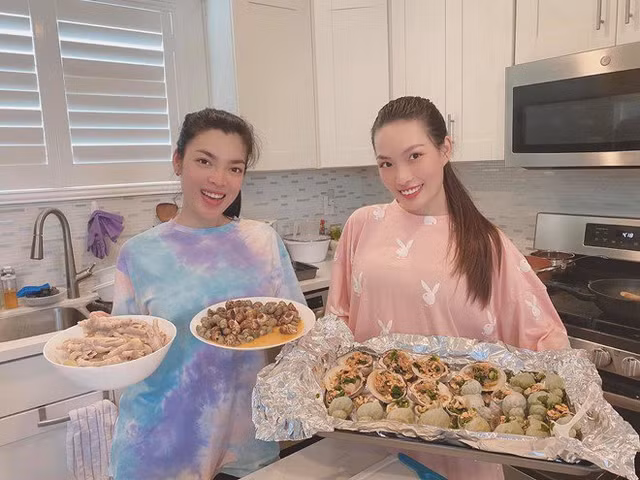 Hoa hau chuyen gioi Viet Nam 2020 kheo tay nau nuong nhu nao?-Hinh-2