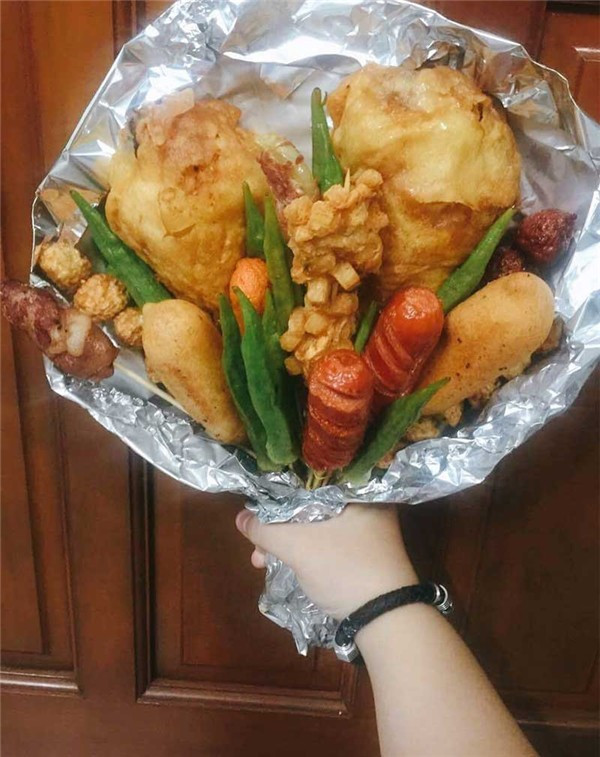 Thú vị những bó hoa ăn được độc đáo để tặng phụ nữ ngày 8/3 - Hình 6 Thu vi nhung bo hoa an duoc doc dao de tang phu nu ngay 8/3-Hinh-6