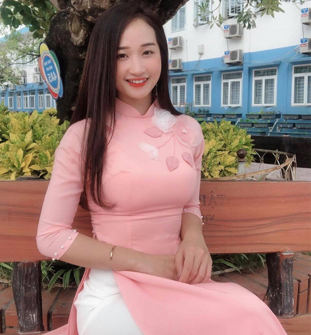 Cô giáo tiểu học gây sốt với vóc dáng nóng bỏng Co giao tieu hoc gay sot voi voc dang nong bong