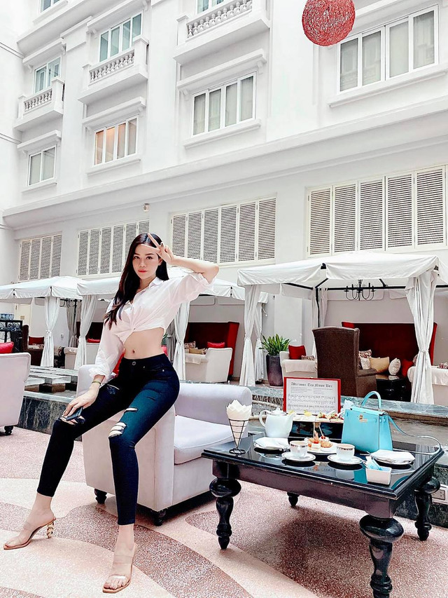 Con dâu tỷ phú Hoàng Kiều ăn mặc vô cùng gợi cảm - Hình 6 Con dau ty phu Hoang Kieu an mac vo cung goi cam-Hinh-6